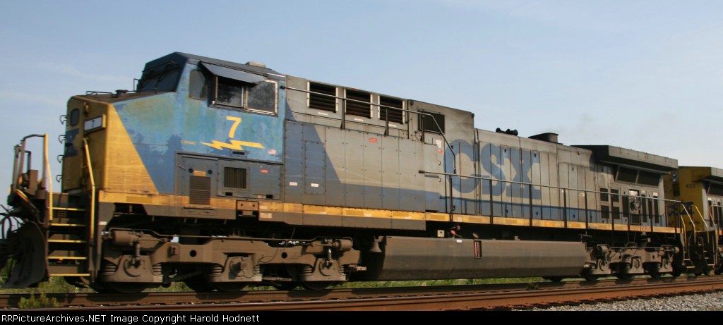 CSX 7 heads southbound on a train